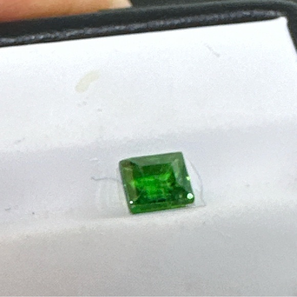 VIVID GREEN 1.23 CT NATURAL TOP QUALITY TSAVORITE GARNET - Picture 14 of 17